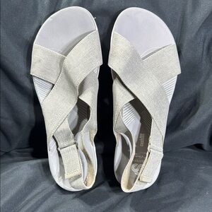 Clarks Women's Arla Kaydin Sandal Gray Sandals